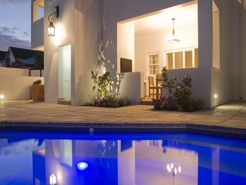 Kenjockity Self Catering Apartments Херманус Экстерьер фото